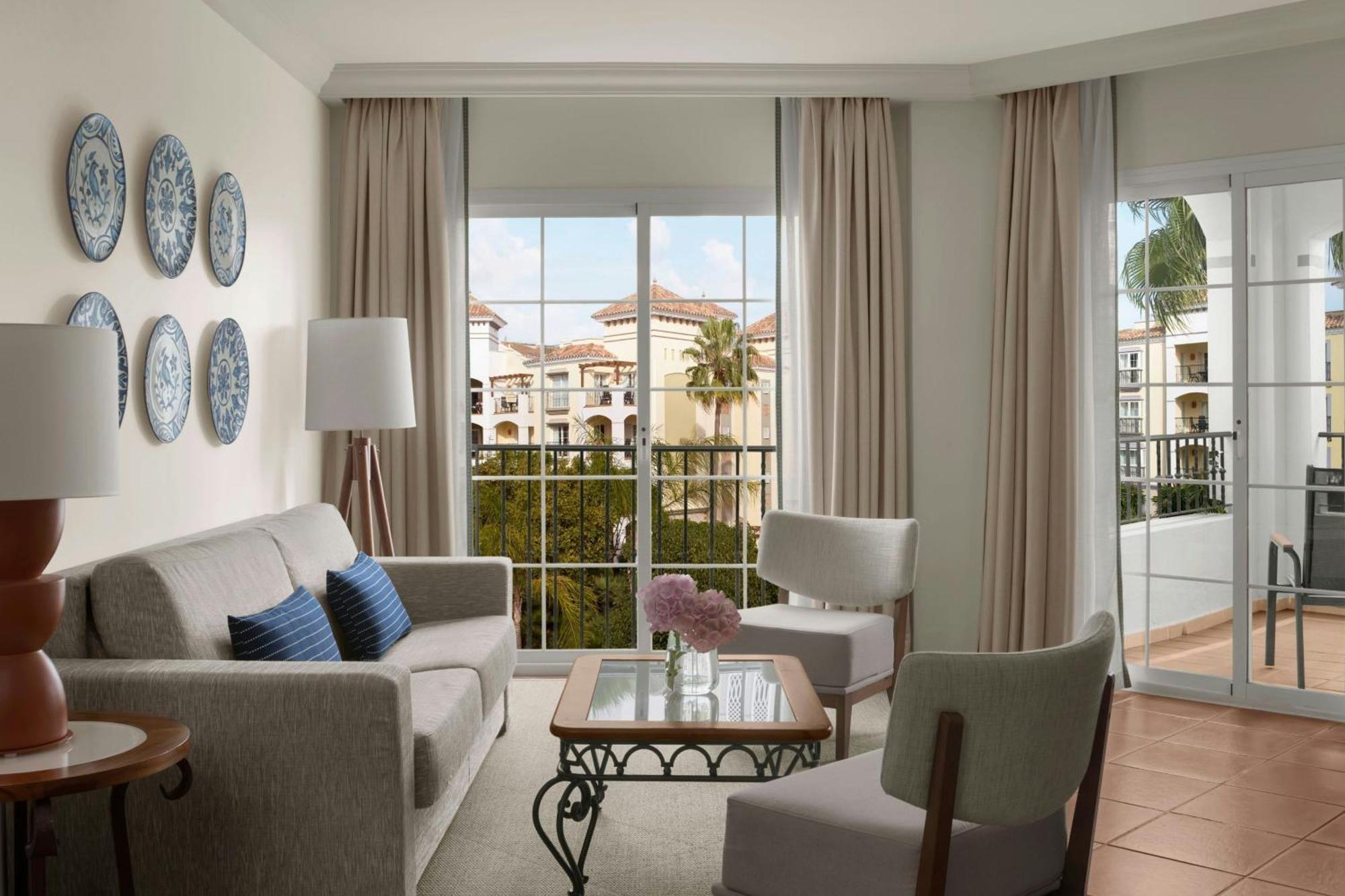 Two-Bedroom Apartment with Balcony,1758317754:JPEG