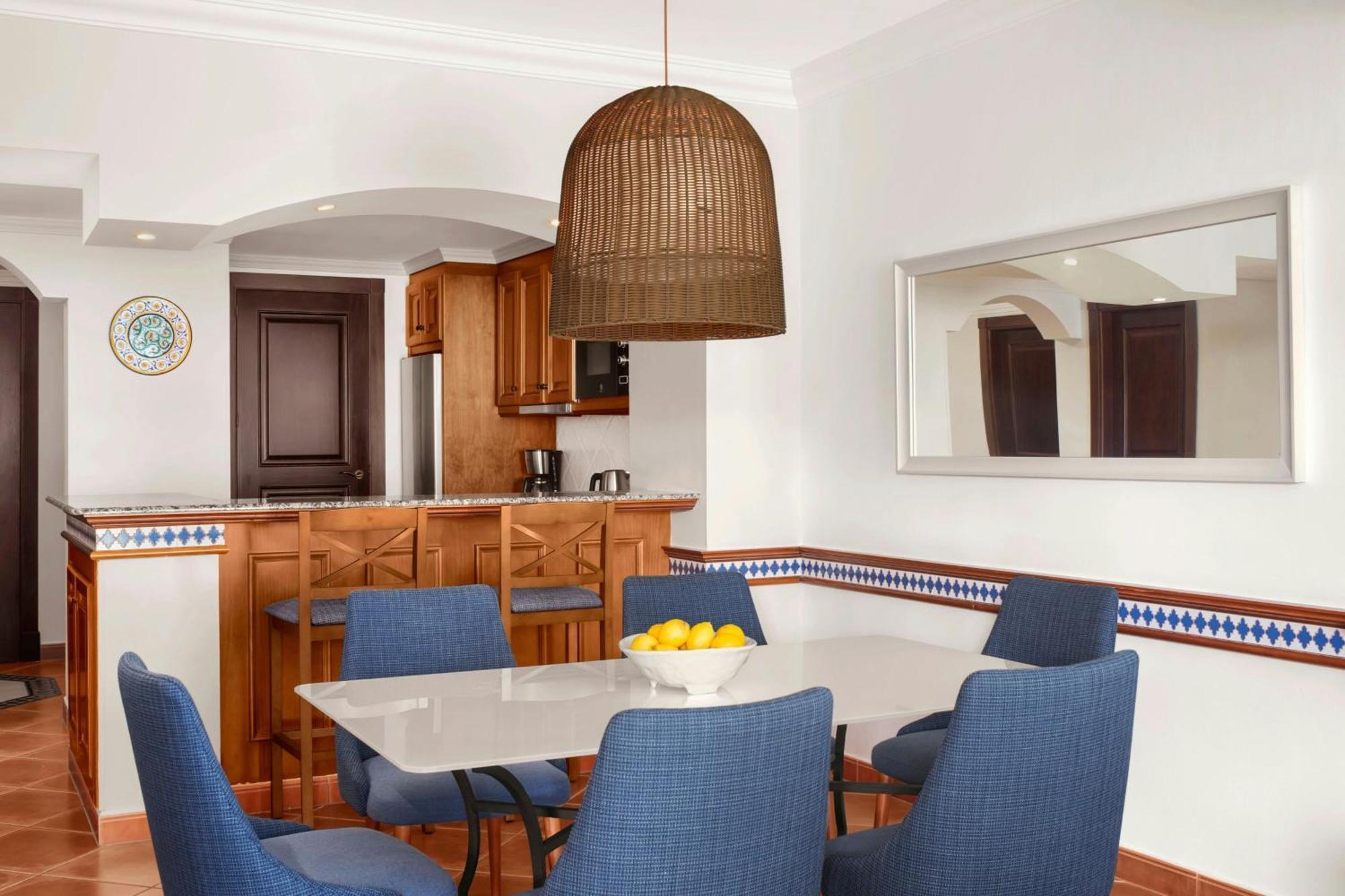 Three-Bedroom Apartment Sea View