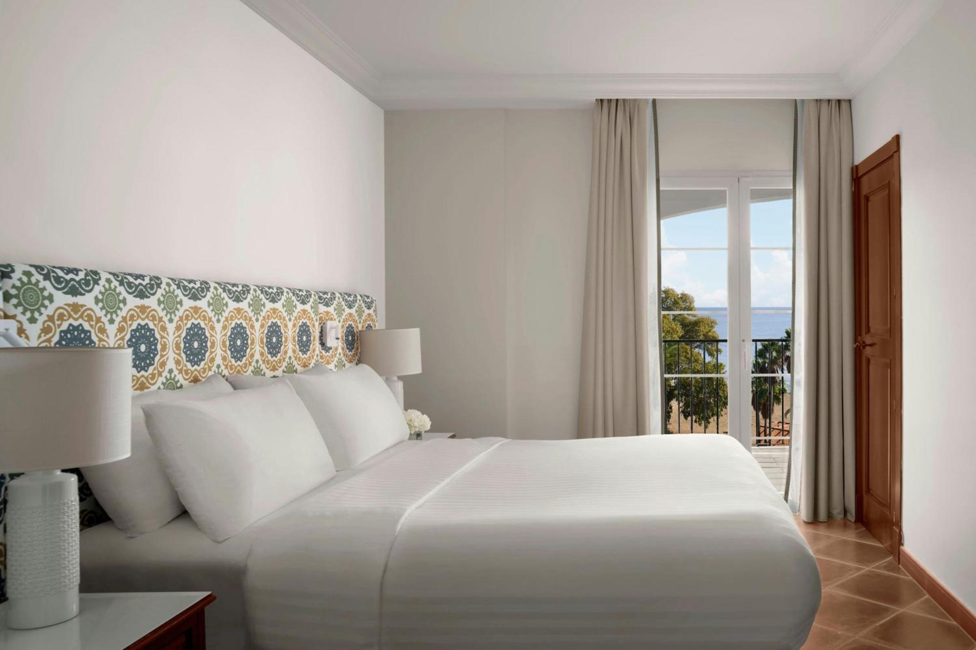 Three-Bedroom Apartment Sea View